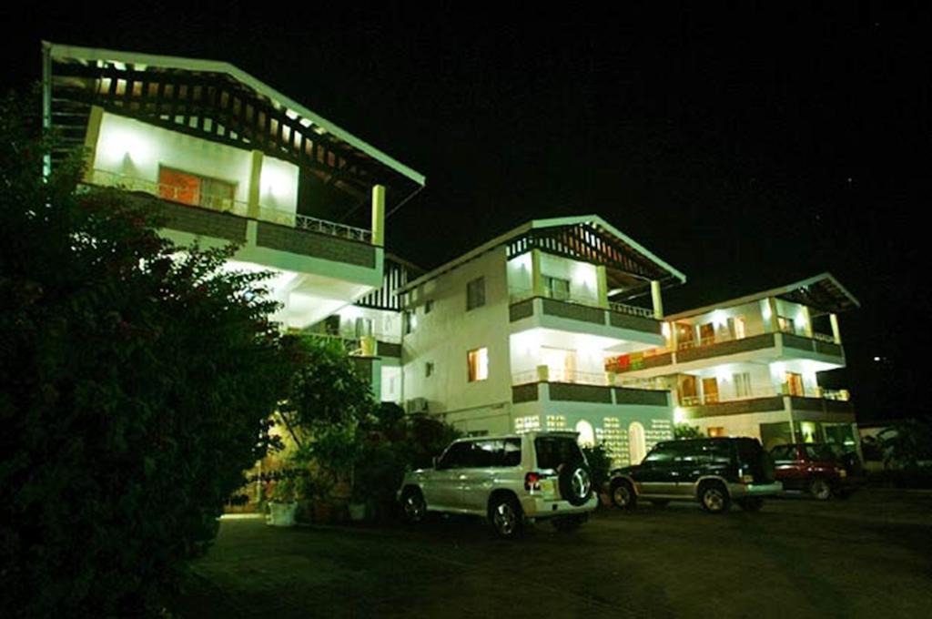 Gem Holiday Beach Resort St. George's Dış mekan fotoğraf