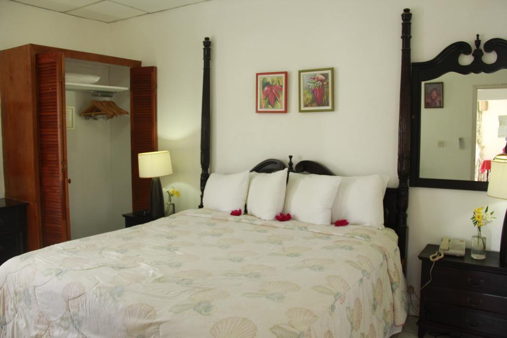 Gem Holiday Beach Resort St. George's Dış mekan fotoğraf