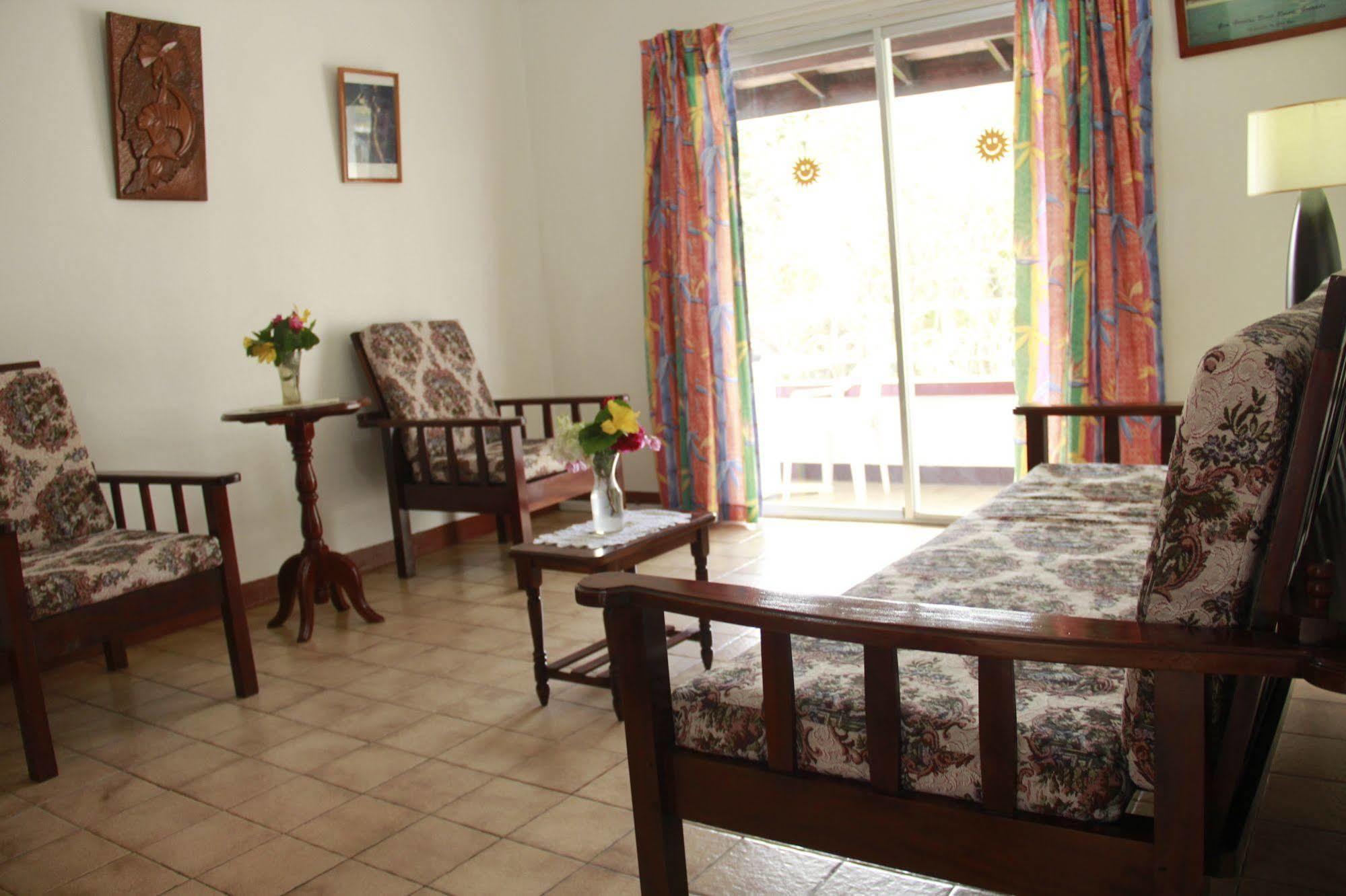 Gem Holiday Beach Resort St. George's Dış mekan fotoğraf