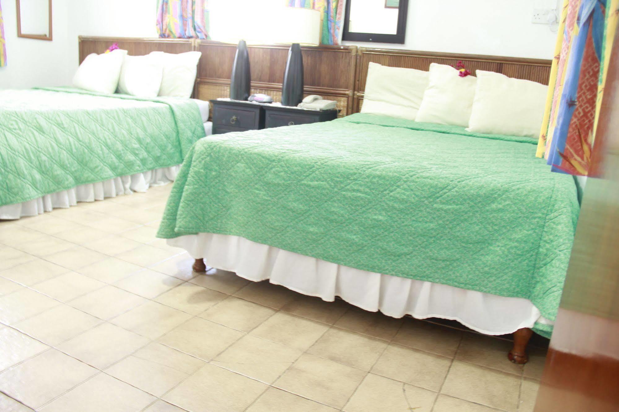 Gem Holiday Beach Resort St. George's Dış mekan fotoğraf